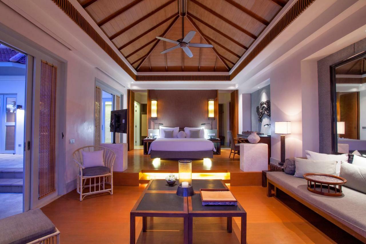 Amatara Welleisure Resort Cape Panwa Ngoại thất bức ảnh A suite at the resort